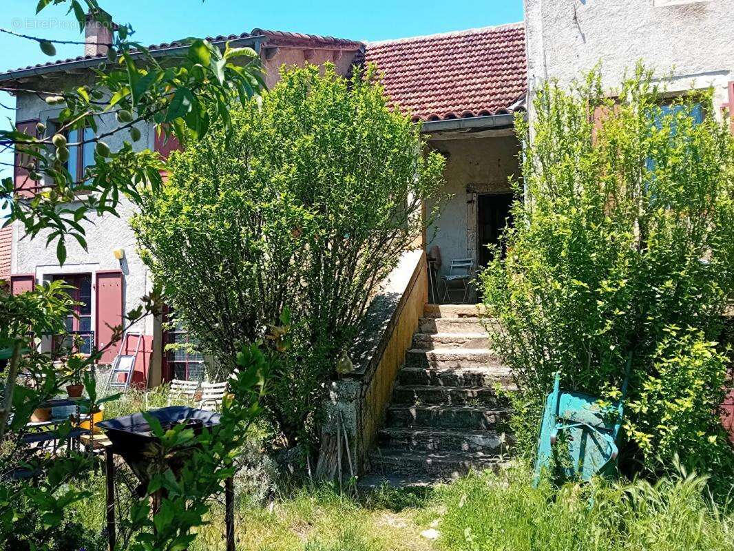 Maison à LIMOGNE-EN-QUERCY