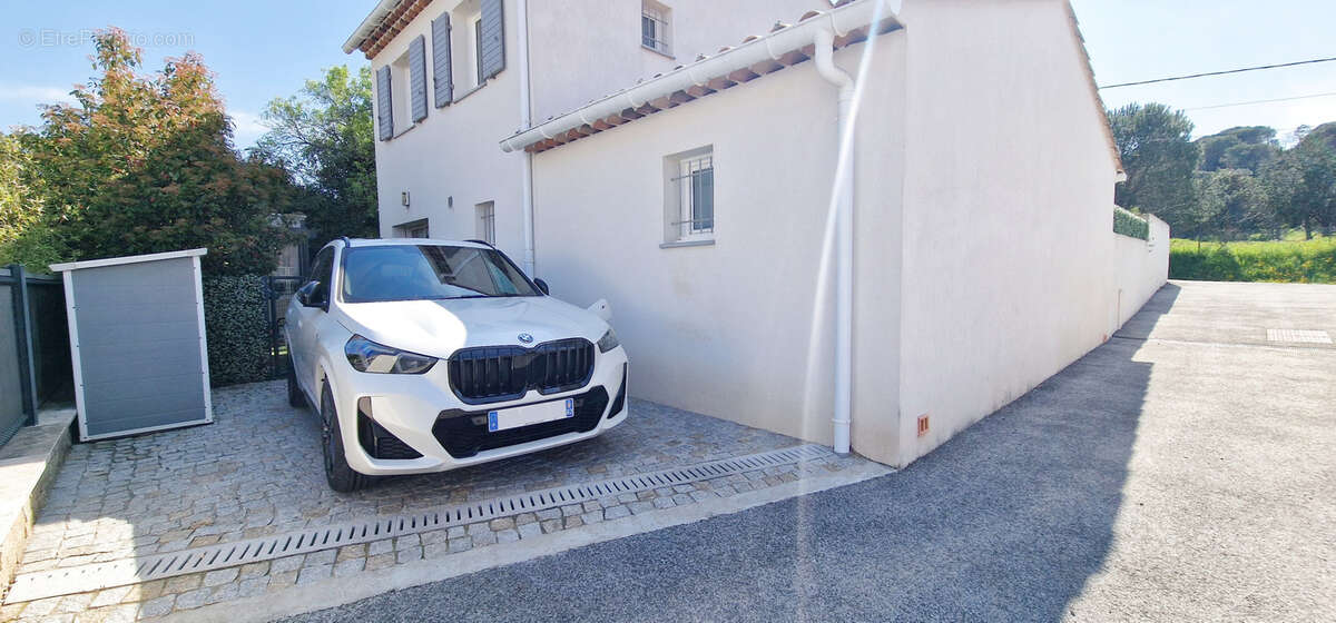Maison à ROQUEBRUNE-SUR-ARGENS
