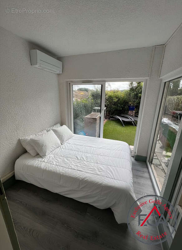 Chambre 2 - Appartement à LA CROIX-VALMER