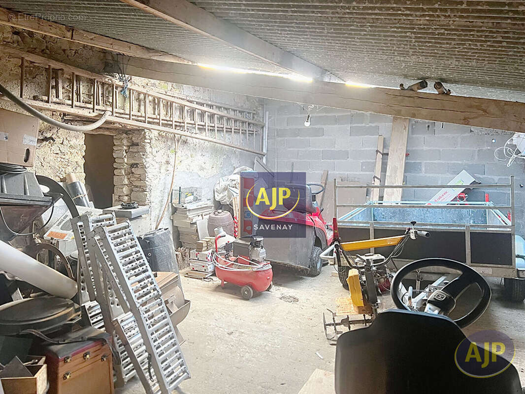 Maison à SAINT-ETIENNE-DE-MONTLUC