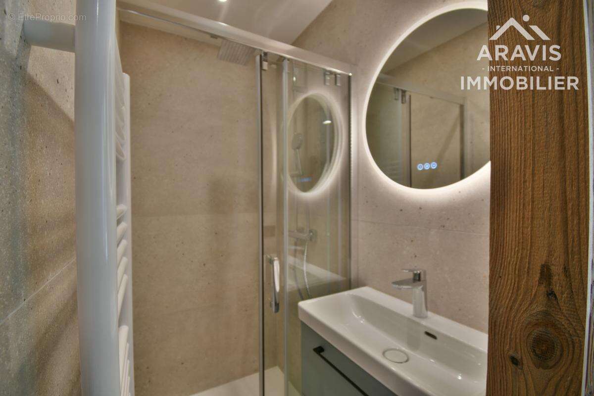 Appartement à LE PETIT-BORNAND-LES-GLIERES