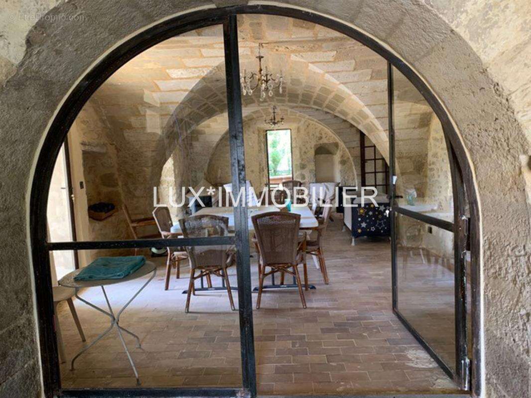 Uzes - mas d'exception sur ancienne propriete viticole - photo 5
