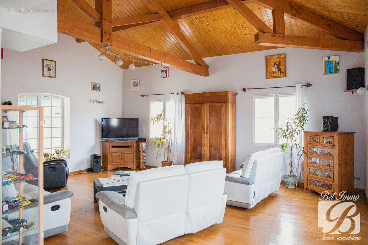 Maison à NIEVROZ