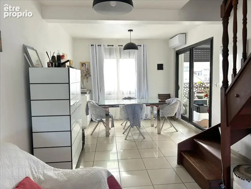 Saint Paul centre ville Appartement T3 traversant et lumineux - photo 12