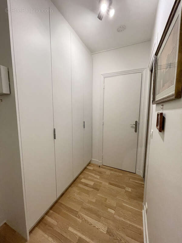 Appartement à NEUILLY-SUR-SEINE