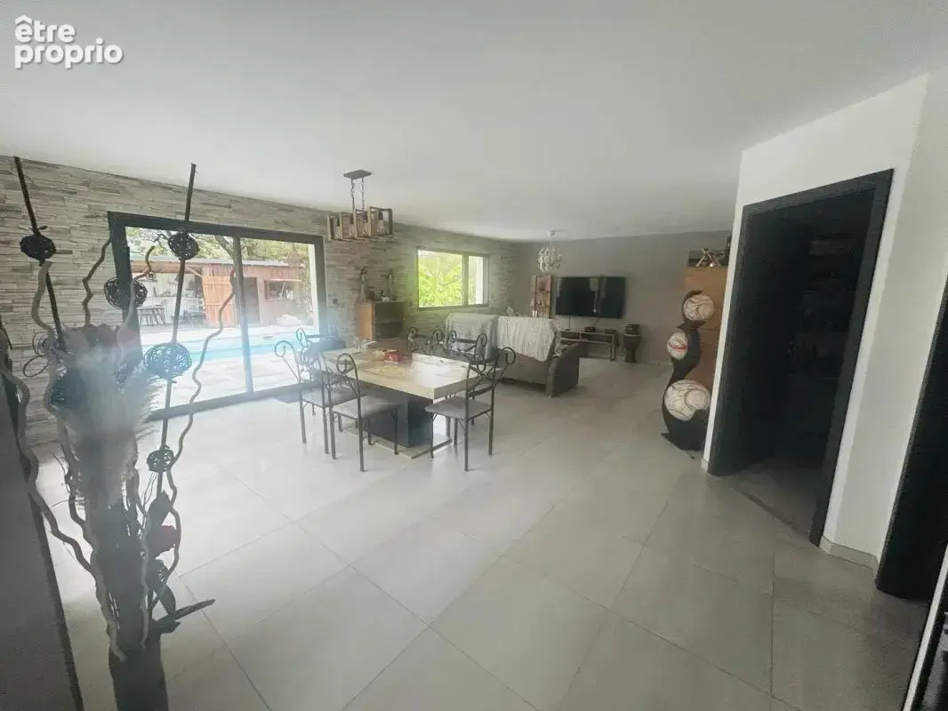 Proche delle, superbe maison plain-pied de 105 m2  avec piscine ! - photo 2