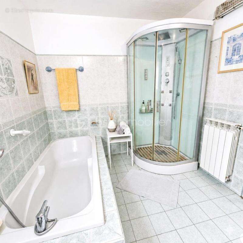Maison à FLASSANS-SUR-ISSOLE