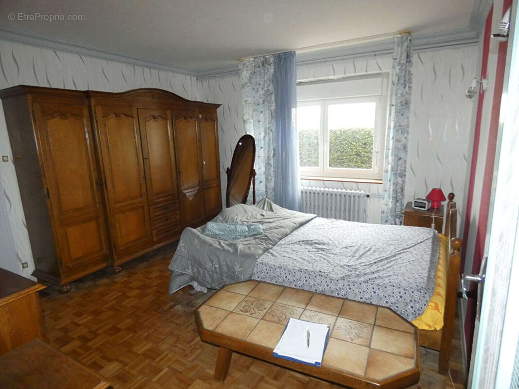 Maison à DUGNY-SUR-MEUSE