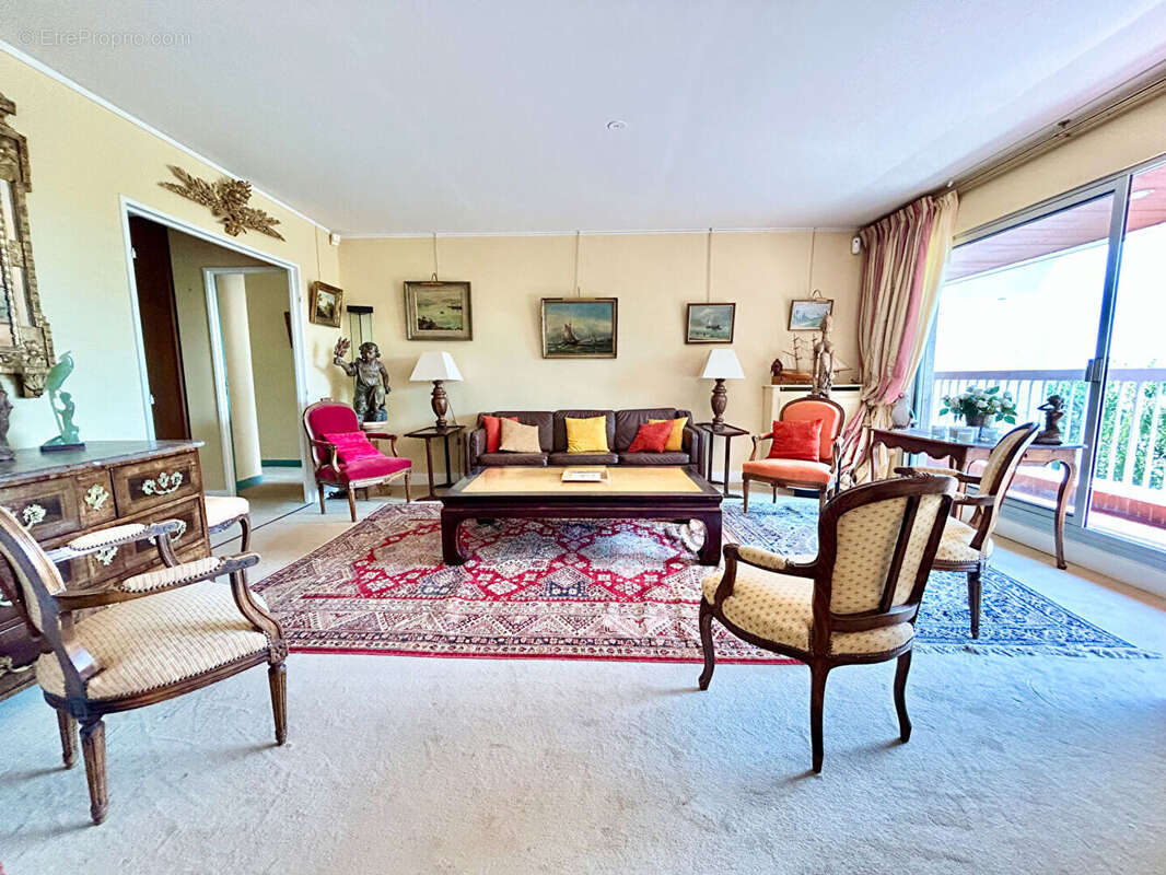 Appartement à GARCHES