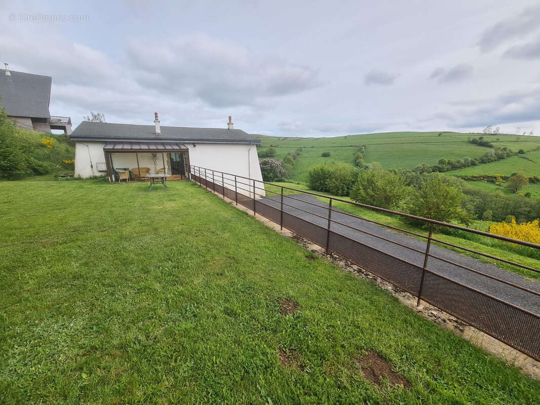 Maison à SAINT-GENIEZ-D'OLT