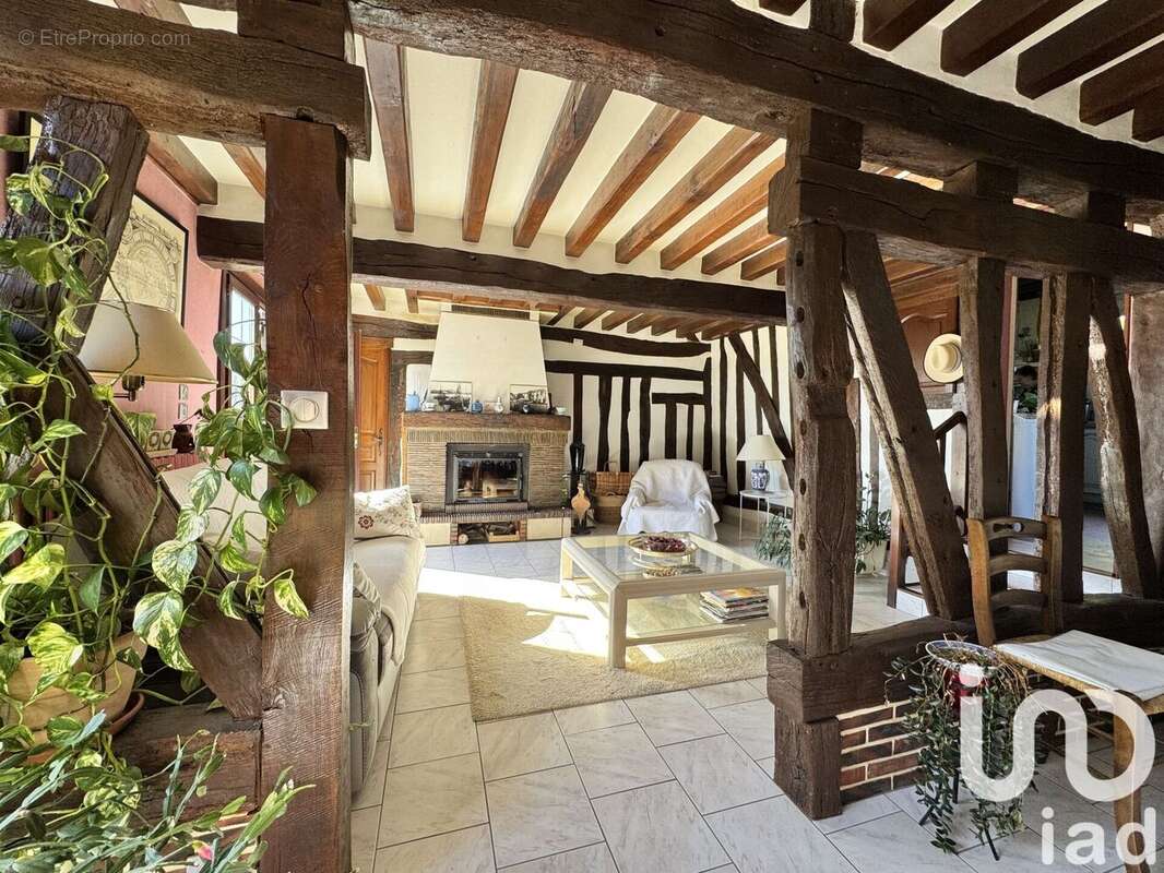 Maison 111 m² à Sylvains-Les-Moulins  - photo 2