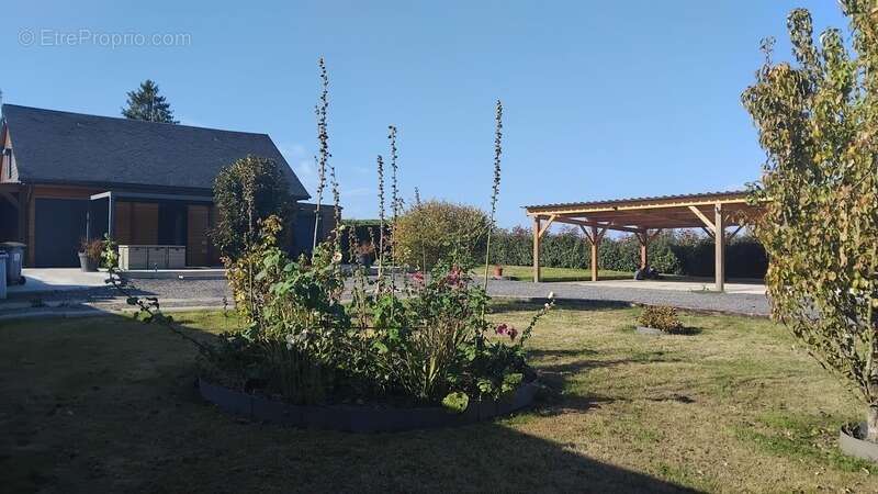 Maison à LA FEUILLIE