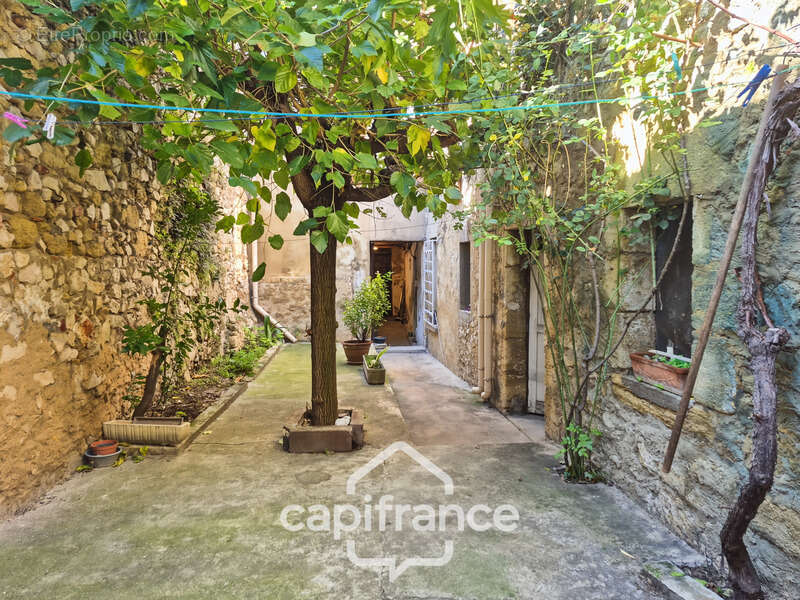 Maison à ROQUEMAURE