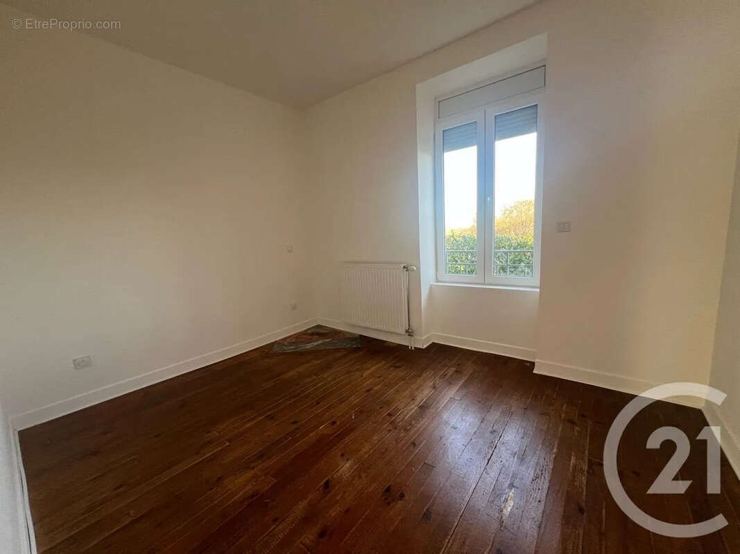 Maison à LACAPELLE-VIESCAMP