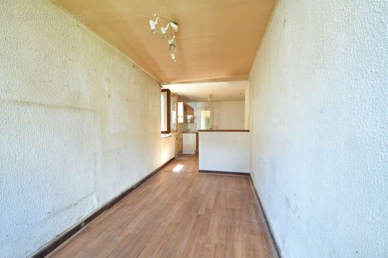 *** exclusivite *** maison de ville avec petit garage et cave - a renover *** billom 63160 *** - photo 4