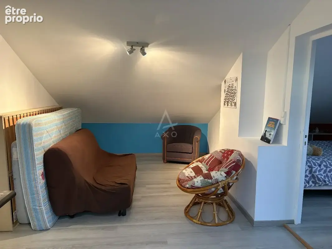 FLEAC.Belle maison familiale contemporaine de 8 pièces implantée sur un terrain de 1452 m² environ clos et arboré. - photo 15