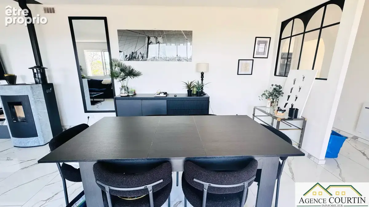 Maison familiale avec 4 chambres, terrain clos et vue dégagée à Lons-le-Saunier - photo 6