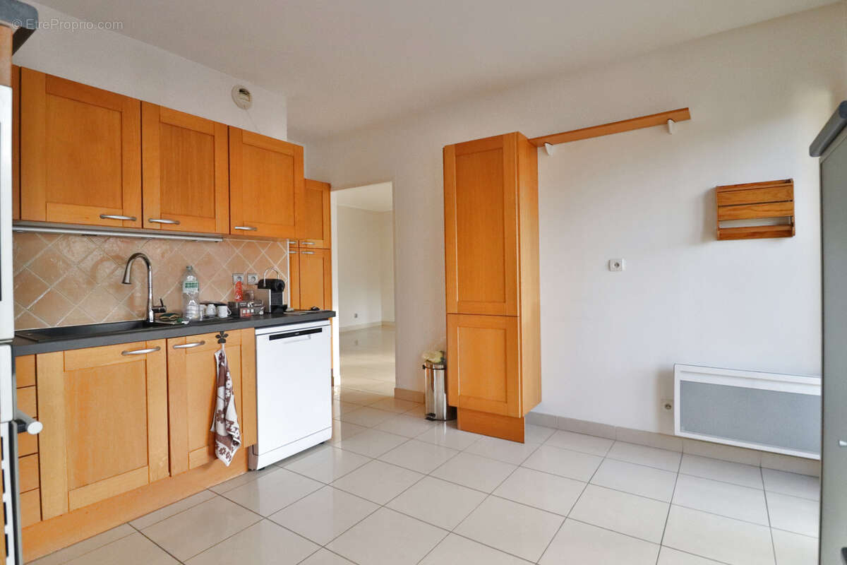 Appartement à CHARBONNIERES-LES-BAINS