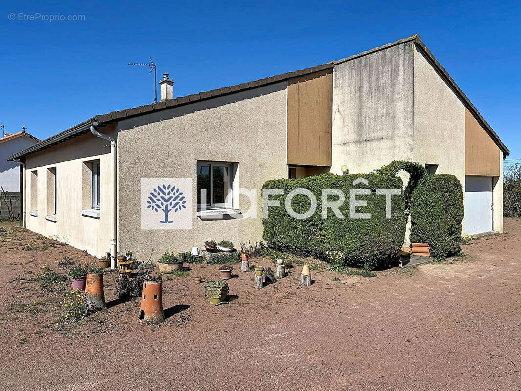 Maison à OIRON