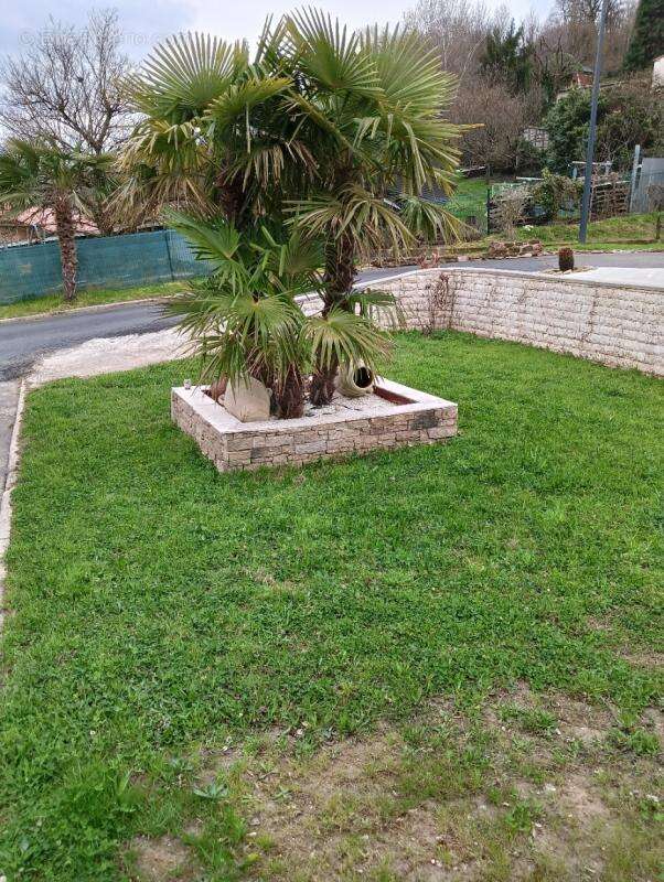 Maison récente de plain-pied (2024), grand préau de 100 m², garage aménagé et jardin paysager au calme - photo 8