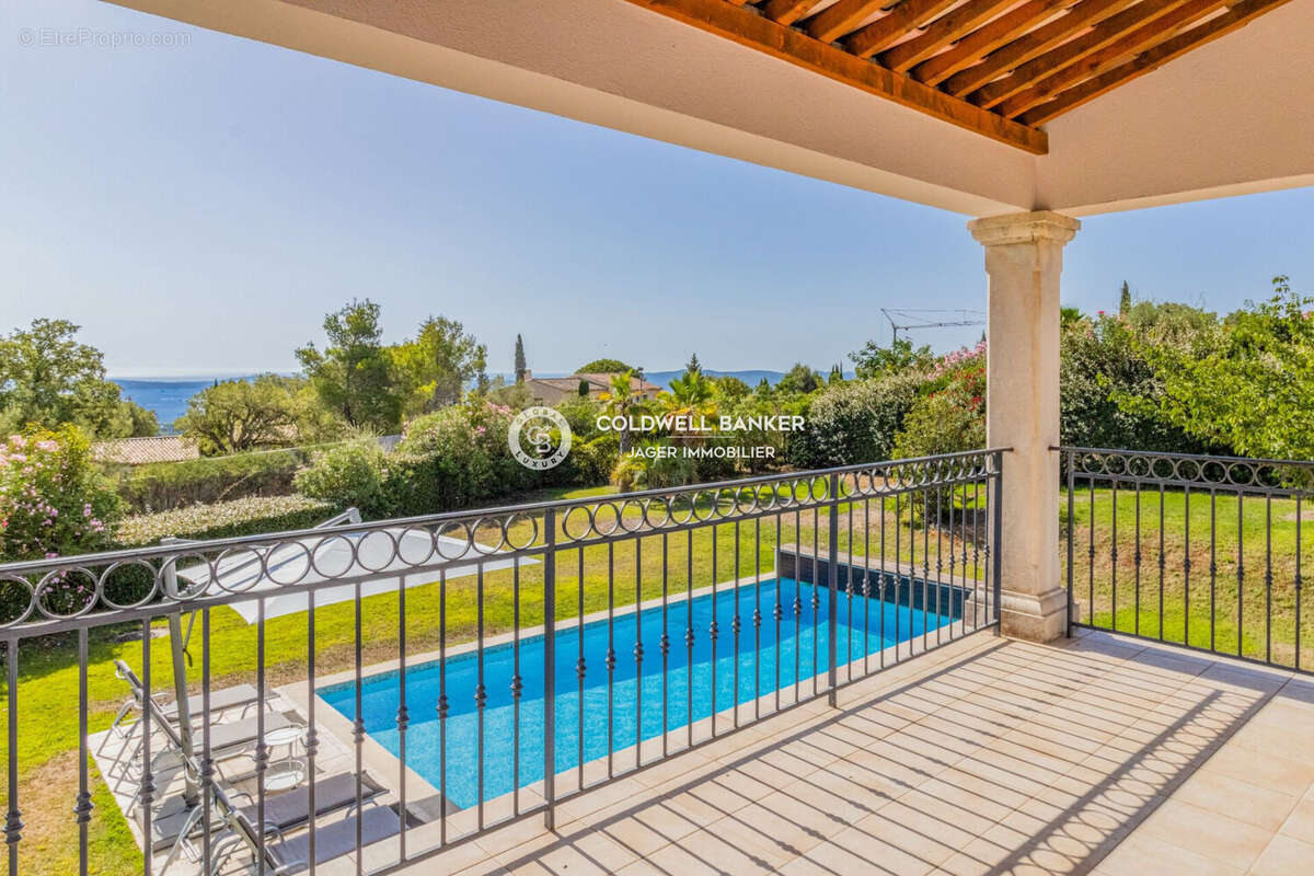 Maison 220 m² à Grimaud  - photo 4