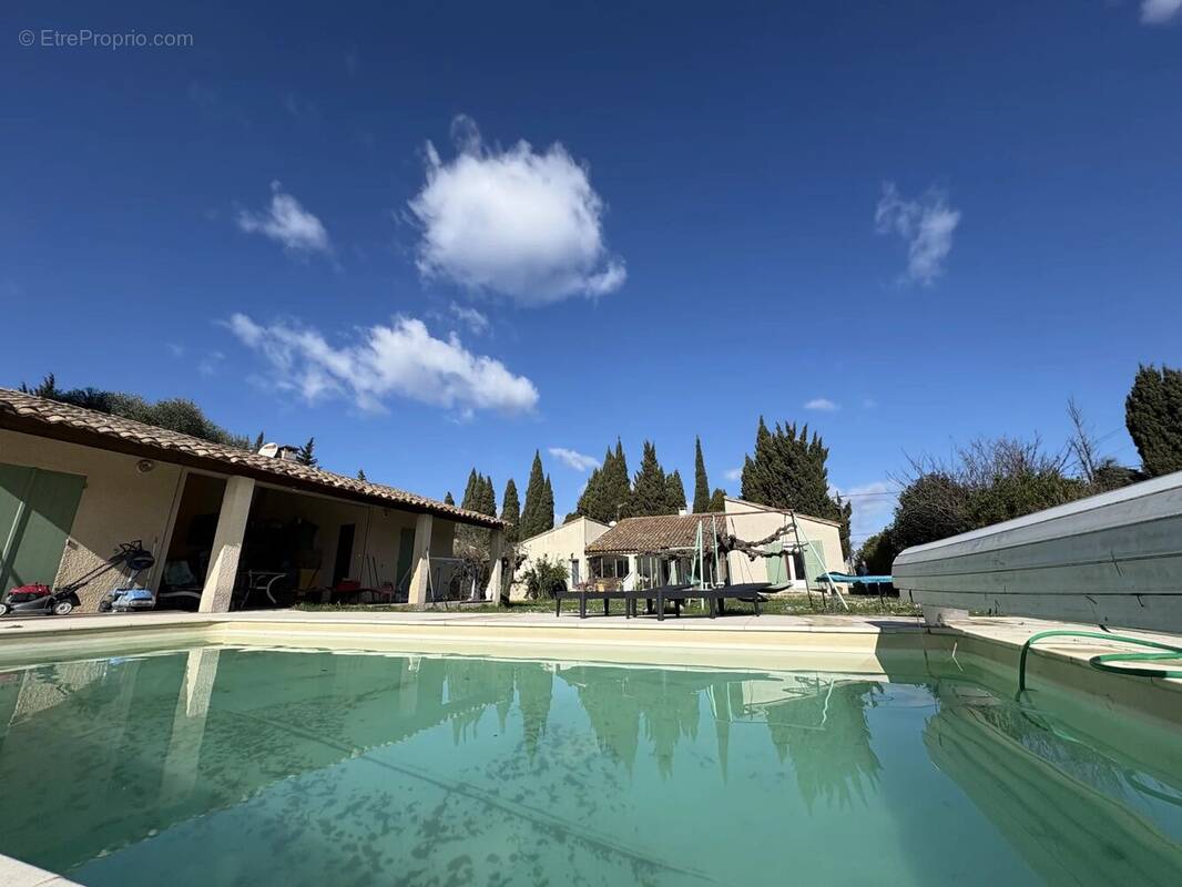 Maison à FONTVIEILLE