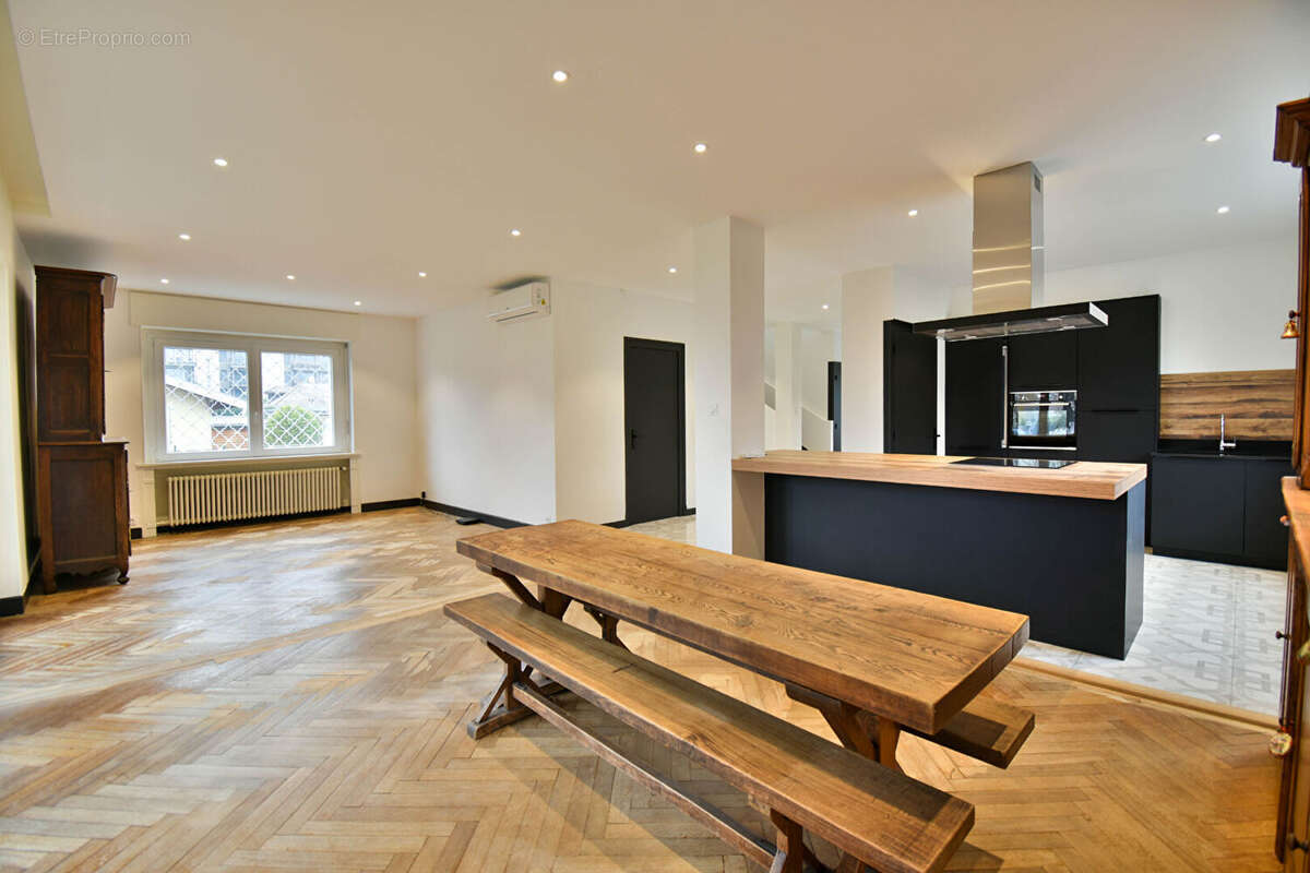 Maison 215 m² à Annemasse  - photo 6