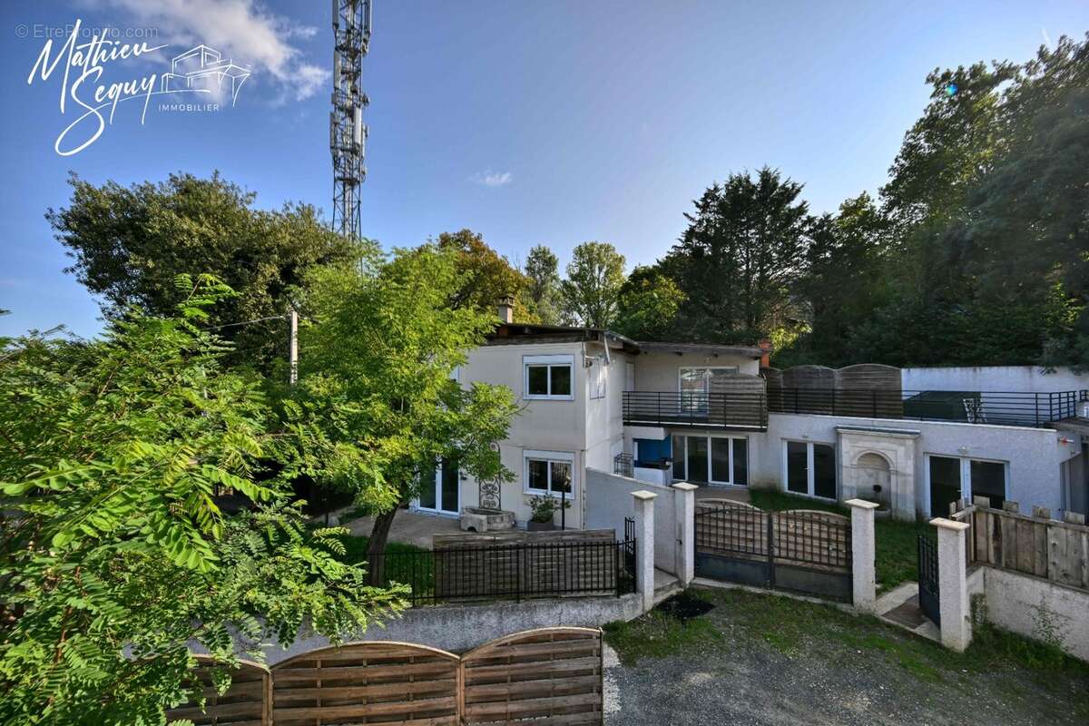 Ensemble immobilier pro/perso à St Genis Laval - photo 12