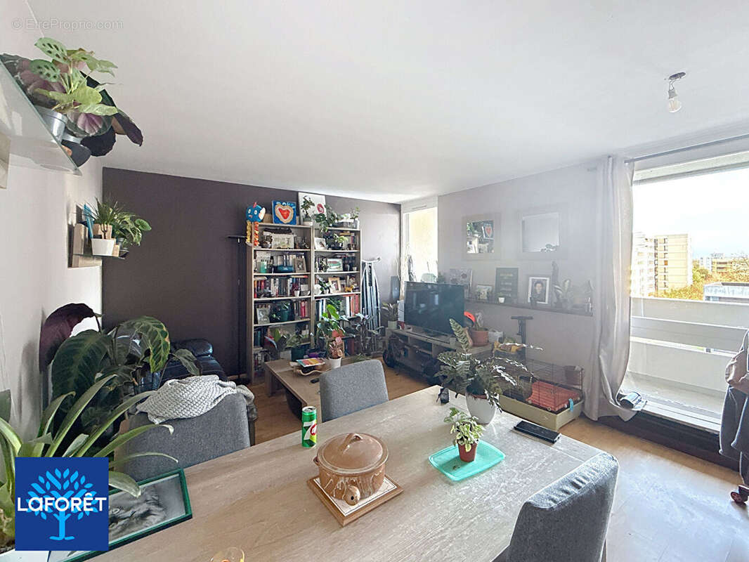 Appartement à ELANCOURT