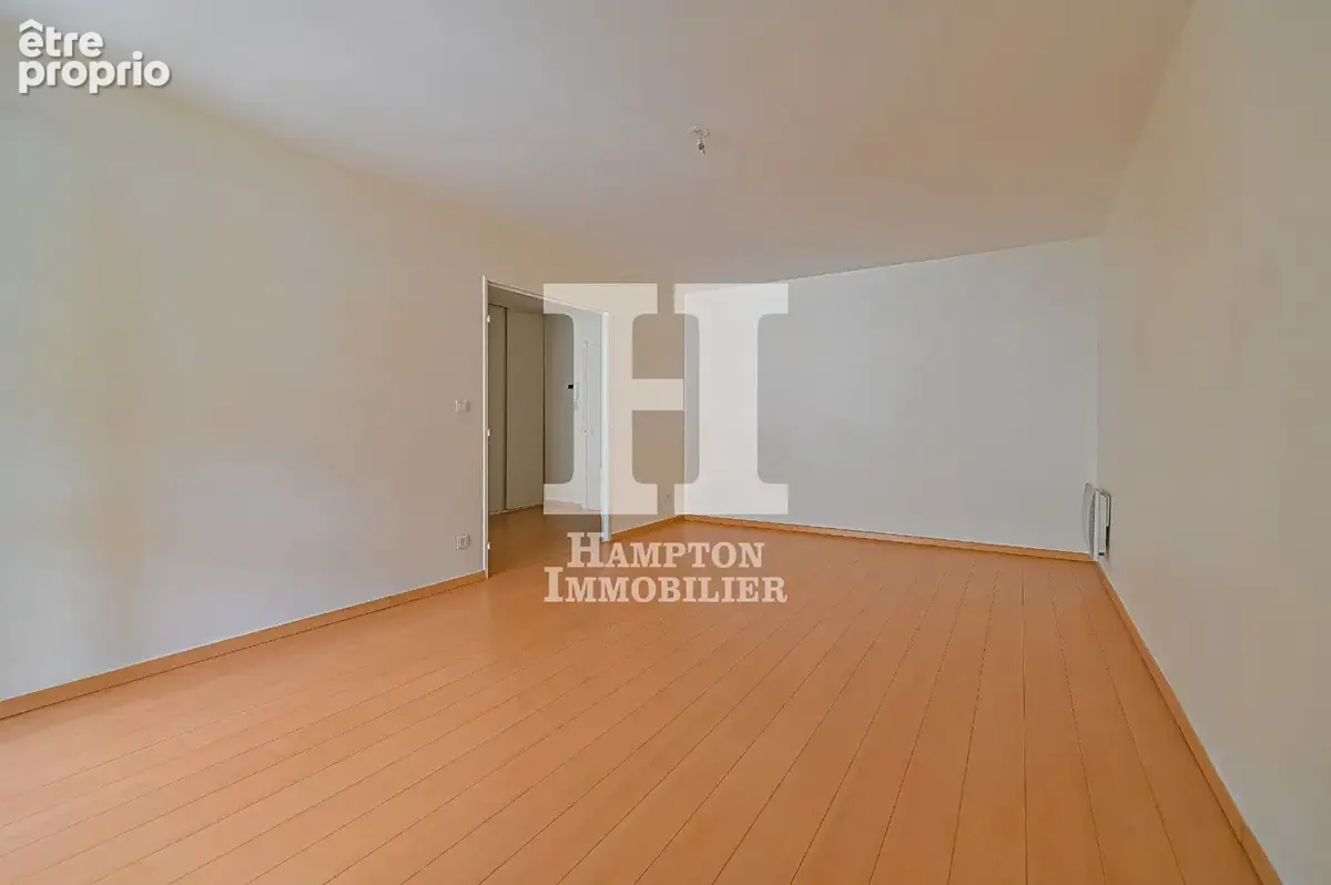Exclusivité. M° Ourcq / Rue Adolphe Mille. Appartement 3 pièces de 66.33m² - photo 4