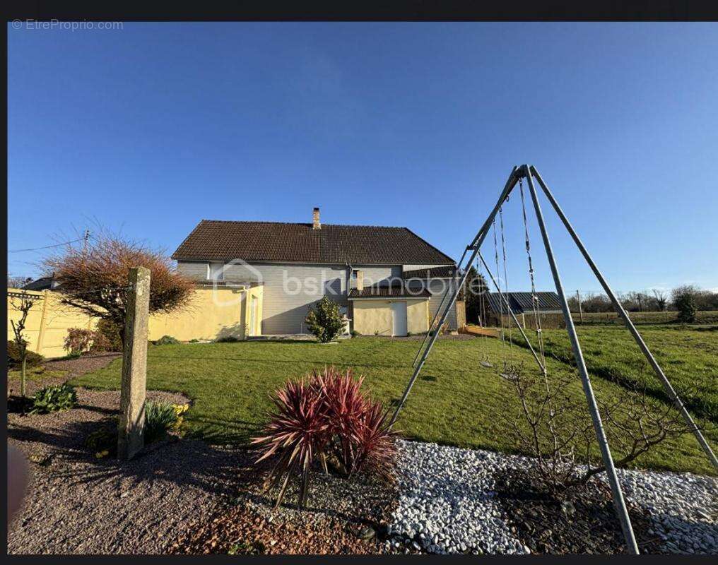 Maison à SAINT-SAMSON-DE-BONFOSSE