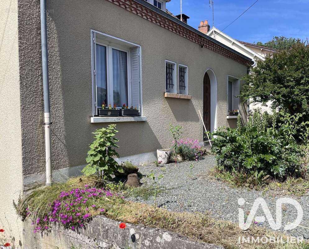 Photo 2 - Maison à THIVIERS