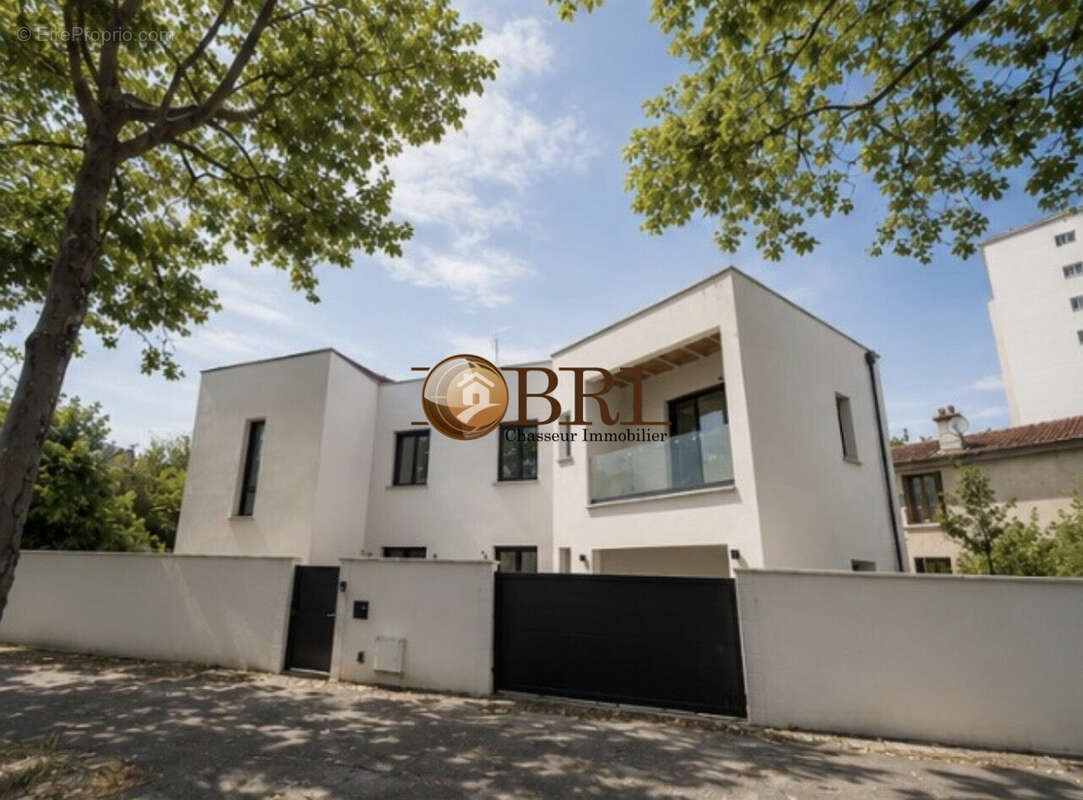 Maison à LYON-8E