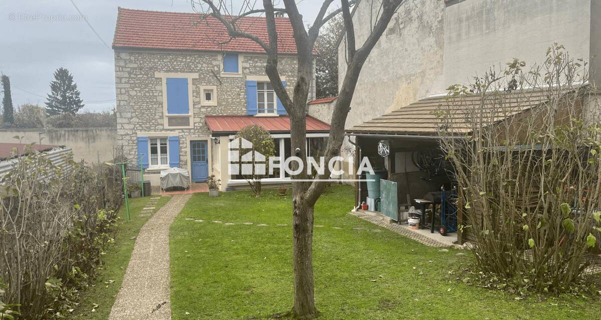 Maison à BENNECOURT