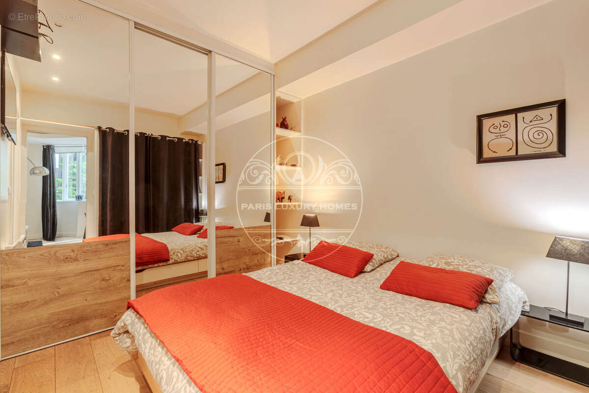 Appartement à PARIS-1E