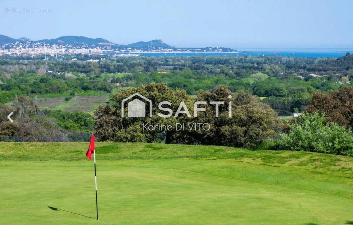 Photo 1 - Maison à ROQUEBRUNE-SUR-ARGENS