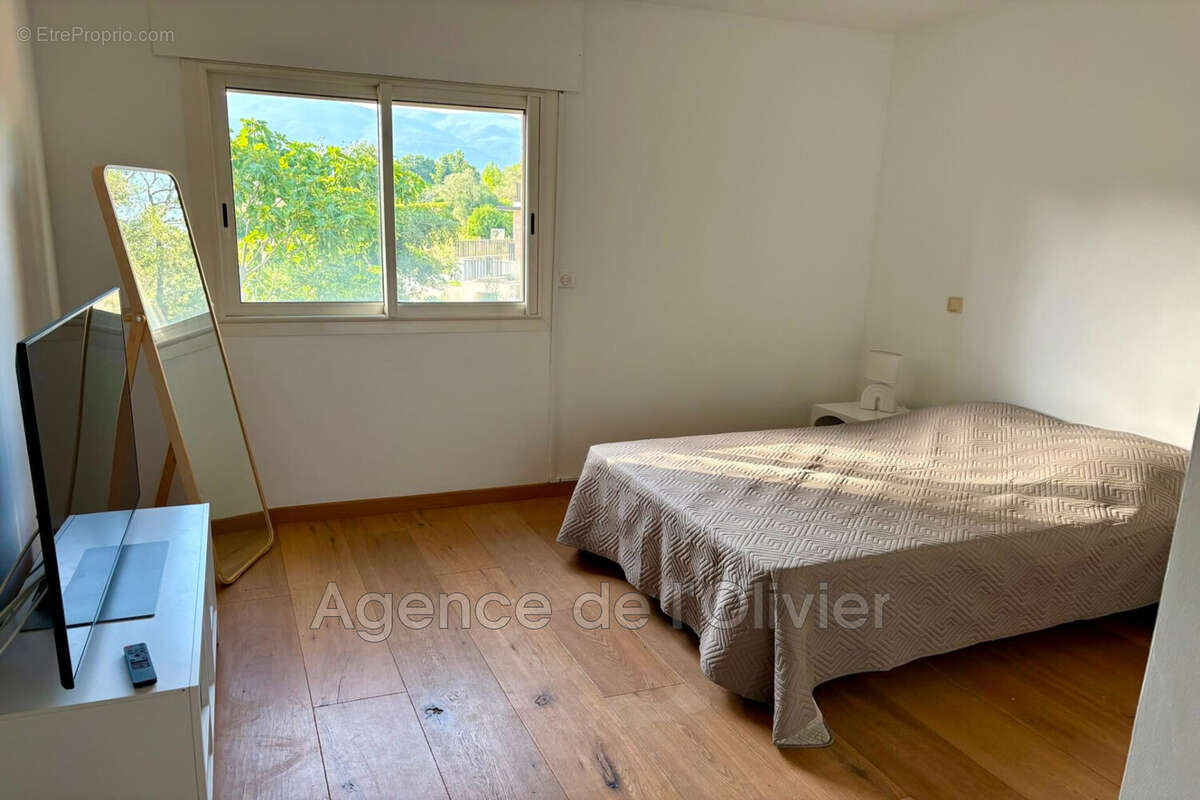 Maison 430 m² à Roquefort-Les-Pins  - photo 9
