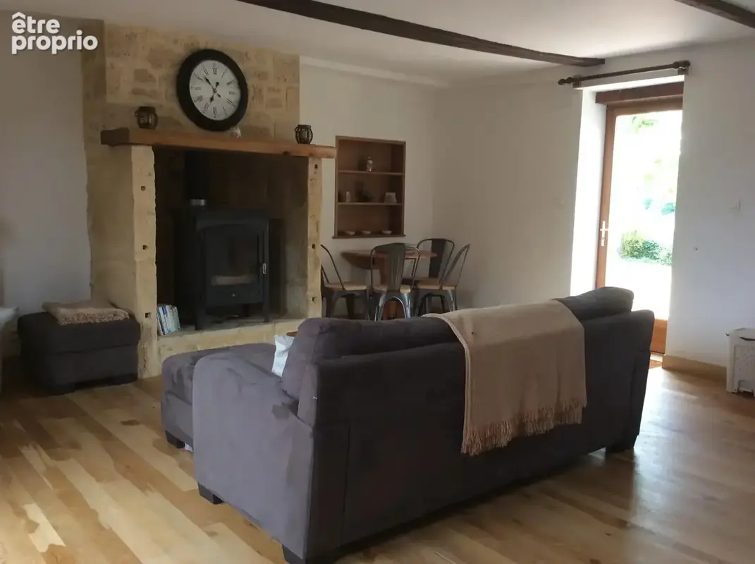Parfaitement situé à proximité de Sarlat et Montignac - Ensemble de bâtiments avec piscine - photo 9