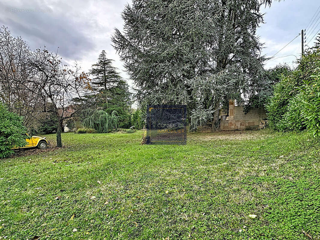 Terrain à OULLINS