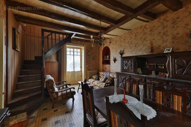 Maison à MONTIGNAC-CHARENTE