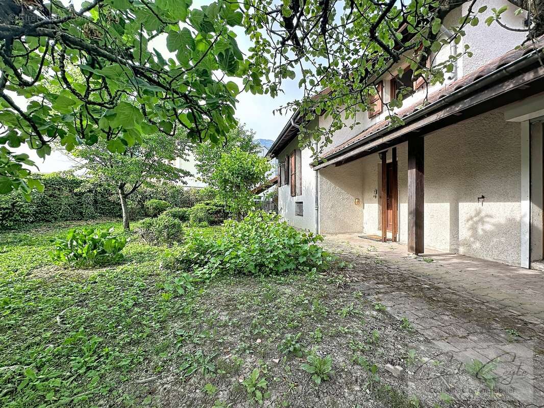 LA TRONCHE, Proche Hôpital, Maison familiale avec 5 chambres - photo 24