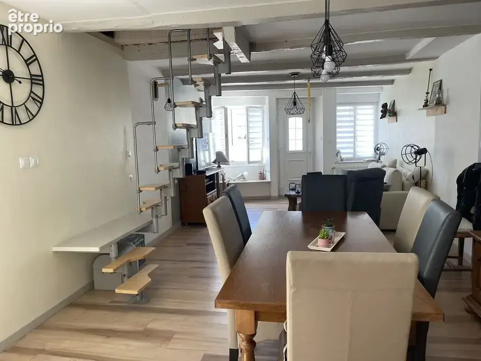 Maison 2 chambres avec terrain et petites dépendances - photo 3