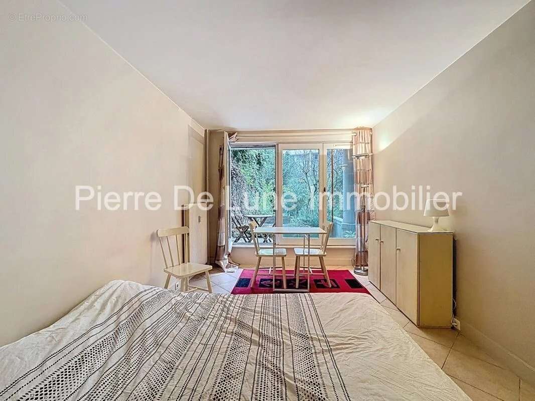 Appartement à PARIS-19E