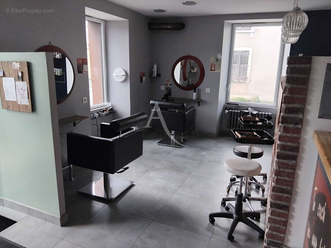 Commerce à CHEMILLE