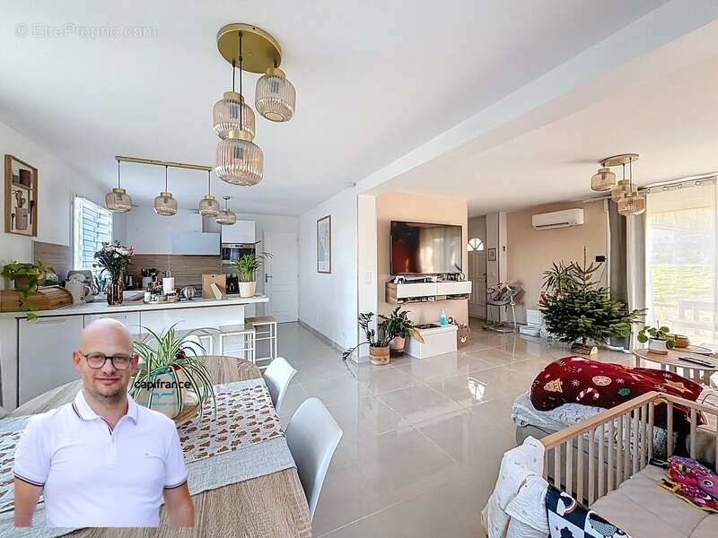 Maison à SAINT-JEAN-D&#039;AVELANNE