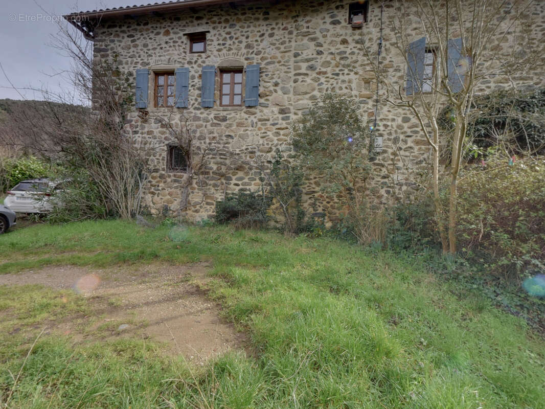 Maison à SAINT-FORTUNAT-SUR-EYRIEUX