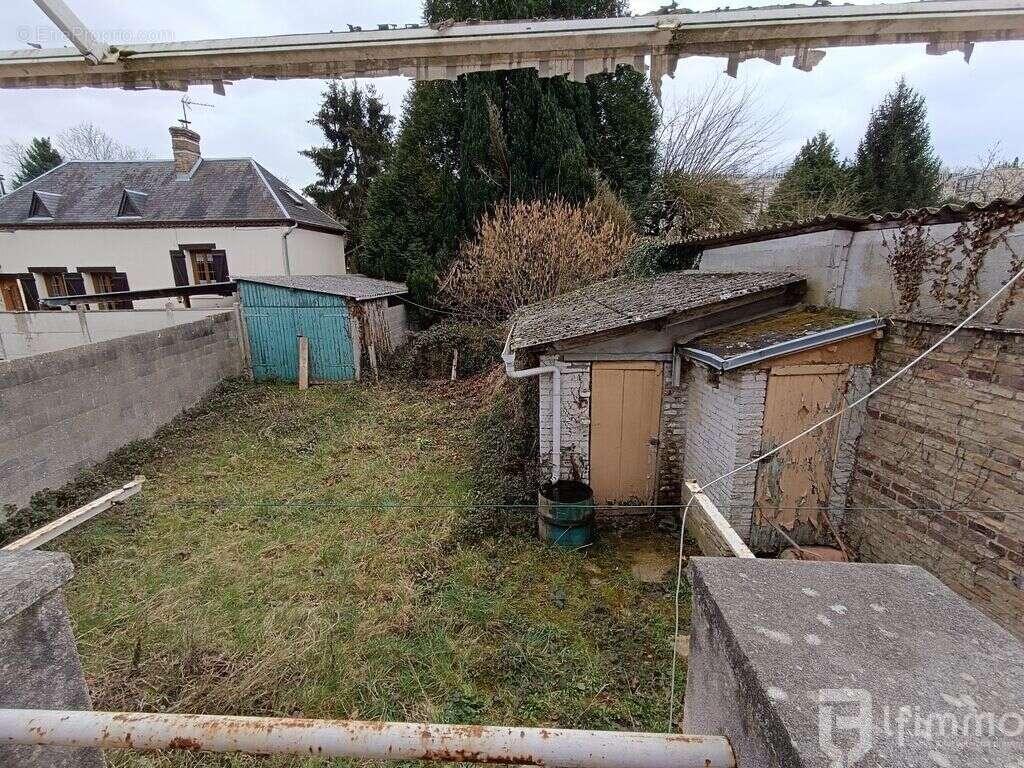 Maison 3 pièces à rénover entièrement avec terrain - photo 5