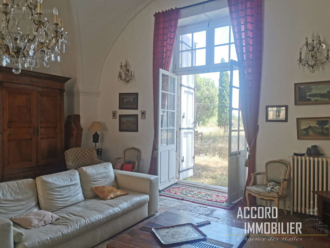 Maison à LEZIGNAN-LA-CEBE