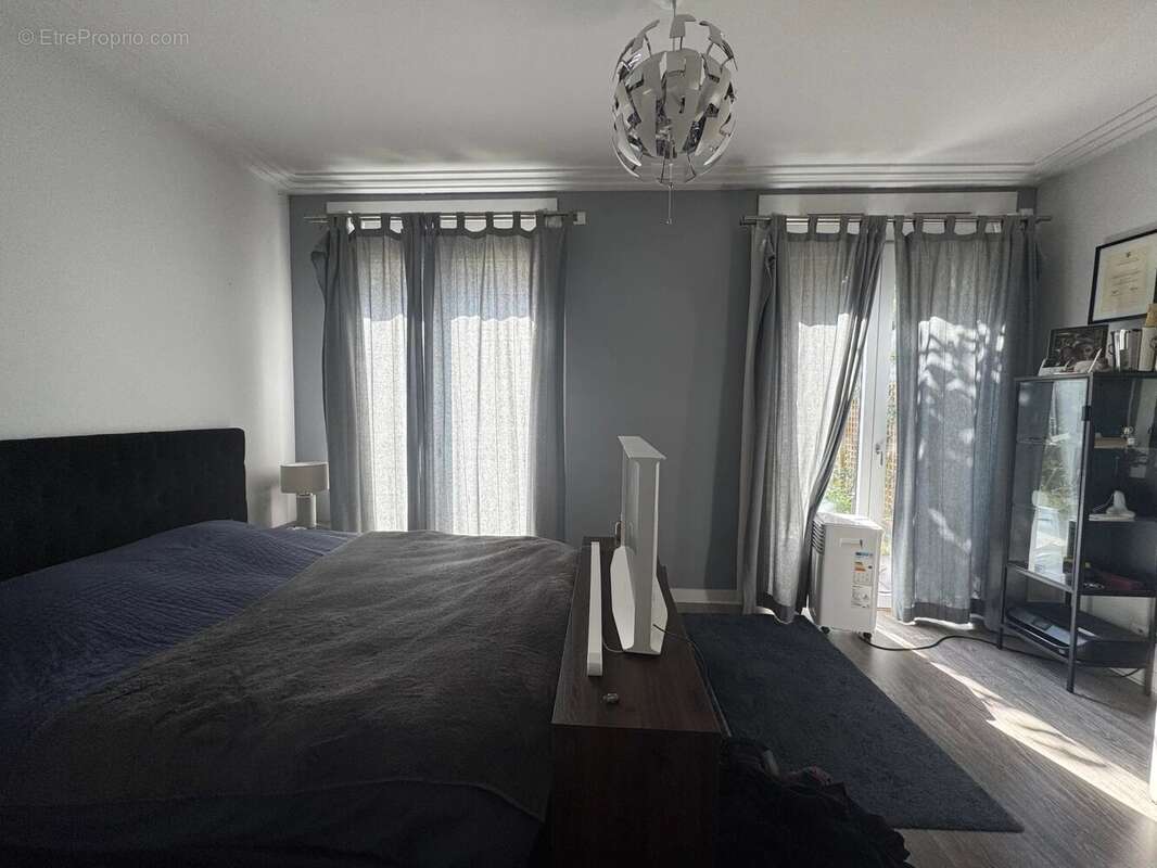 Appartement à NEUILLY-SUR-SEINE