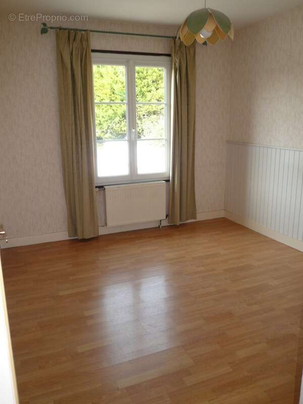 Maison à GENSAC-LA-PALLUE